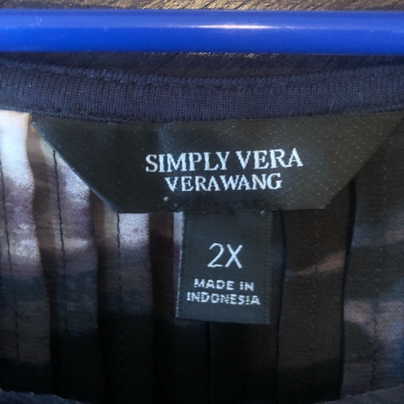 Women’s shirt - Picture 2 of 3